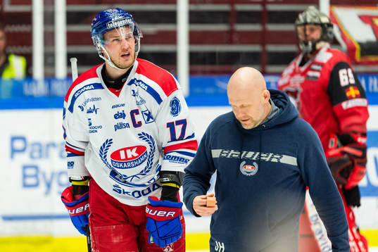 Oskarshamns Jonas Engström har ont