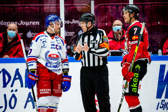 Oskarshamns Jonas Engström och Malmö Redhawks Oliver