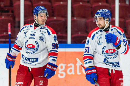 Oskarshamns Lance Bouma och Max Veronneau deppar