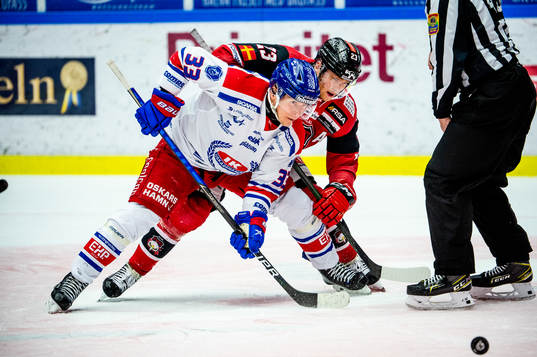 Oskarshamns Filiph Engsund mot Malmö Redhawks Christoffer