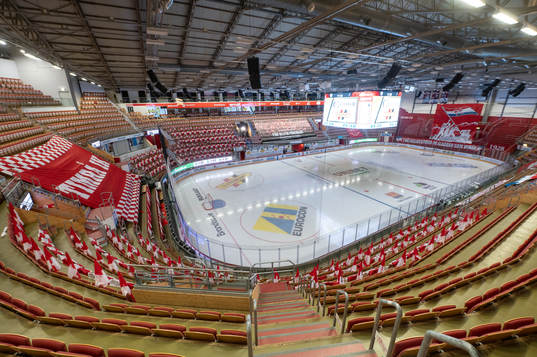 NHC Arena med tifo på läktaren