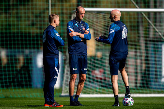 Leif Gunnar Smerud, U21 head coach, Brede Hangeland, player
