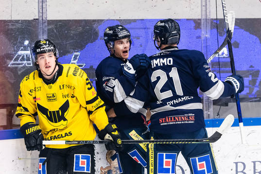 Bläddra bland fler bilder av Ishockey, Hockeyallsvenskan, kvartsfinal 1, Karlskoga - Västerås