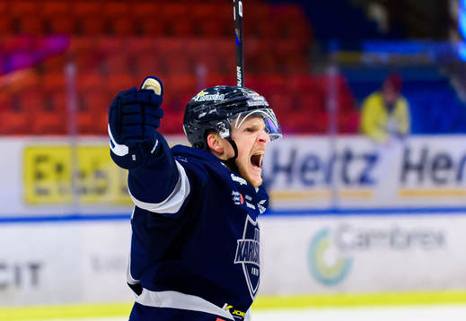 Karlskogas Mikael Eriksson jublar