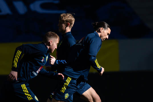 Dejan Kulusevski and Zlatan Ibrahimovic of the Swedish