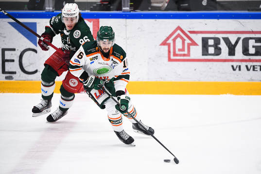 Kristianstads David Levin och Väsbys Lubomir Fetkovic