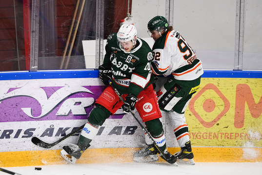 Väsbys Jacob Spångberg och Kristianstads Dennis Svensson