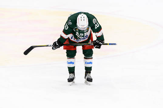 Väsbys Jacob Spångberg deppar
