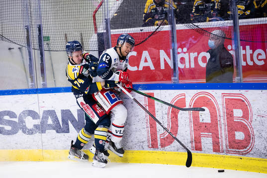 Södertäljes Rasmus Kahilainen och Västerviks Oskar Drugge