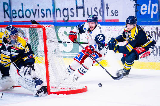 Västerviks Connor Jones och Södertäljes Alexander Falk