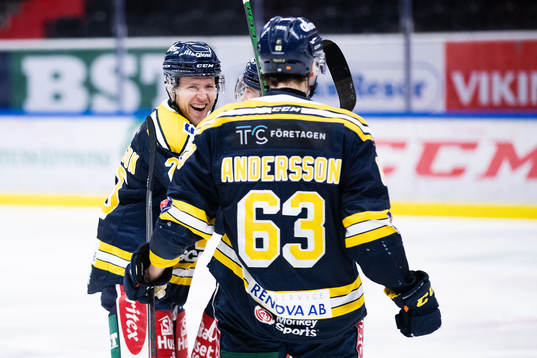 Södertäljes Christopher Bengtssonjublar