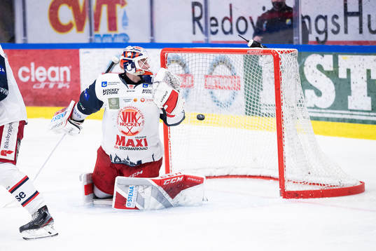 Västerviks målvakt Daniel Marmenlind släpper in 3-2