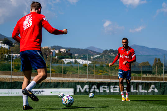 Stefan Strandberg and Joshua King of the Norwegian national