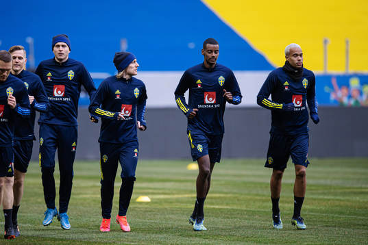 Victor Nilsson Lindelöf, Emil Forsberg, Alexander Isak and