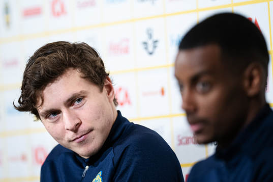 Victor Nilsson Lindelöf and Alexander Isak of the Swedish
