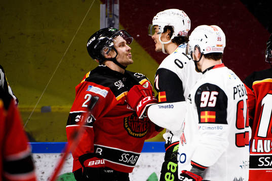 Luleås Juhani Tyrväinen och Malmö Redhawks Oliver