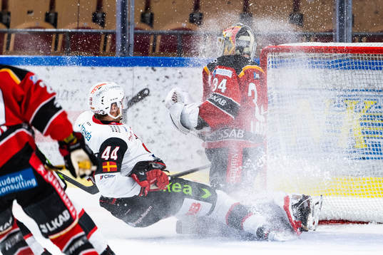 Malmö Redhawks Jesper Jensen Aabo och Luleås målvakt