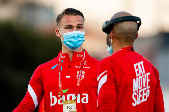 Leo Østigård of Norway wearing a face mask