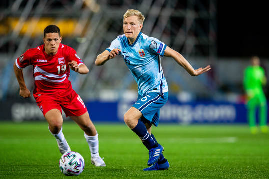 Tjay De Barr of Gibraltar and Birger Meling of Norway