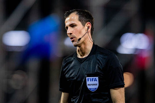 Referee Duje Strukan