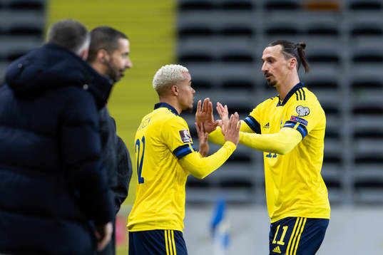 Robin Quaison replaces Zlatan Ibrahimovic of Sweden