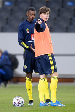 Alexander Isak and Victor Nilsson Lindelöf of Sweden