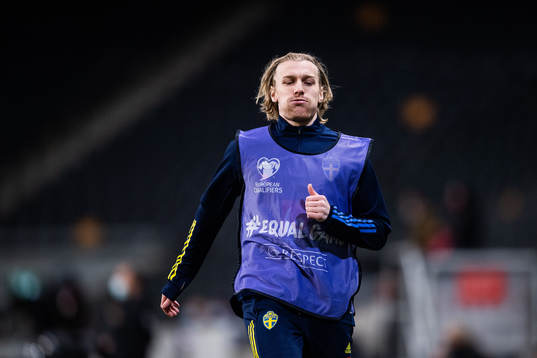 Emil Forsberg of Sweden warms up