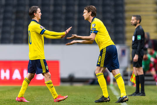 Kristoffer Olsson is substituted for Albin Ekdal of Sweden