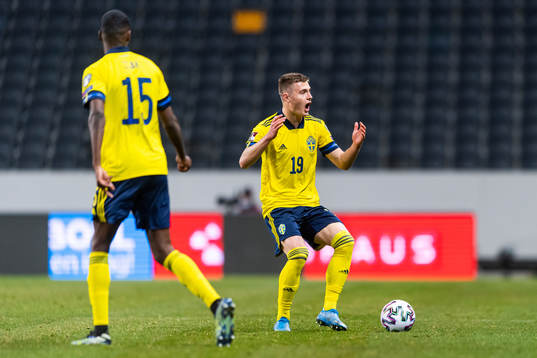Mattias Svanberg of Sweden reacts