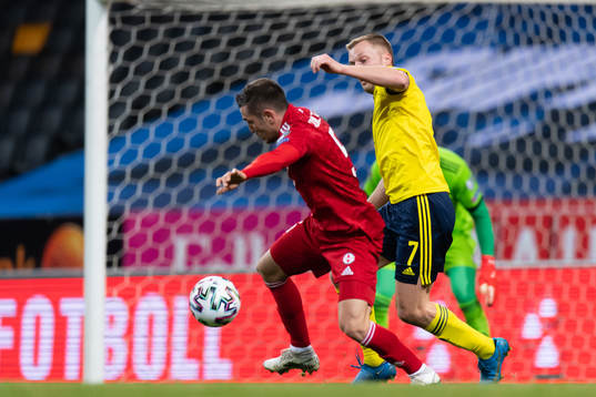 Guram Giorbelidze of Georgia and Sebastian Larsson of Sweden