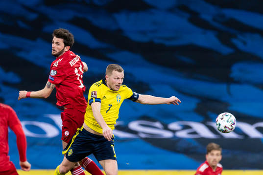 Giorgi Kvilitaia of Georgia and Sebastian Larsson of Sweden