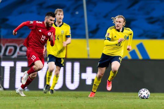 Levan Shengelia of Georgia and Emil Forsberg of Sweden