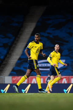 Alexander Isak and Zlatan Ibrahimovic of Sweden