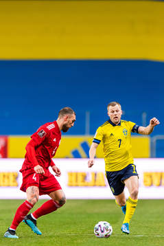 Guram Kashia of Georgia and Sebastian Larsson of Sweden