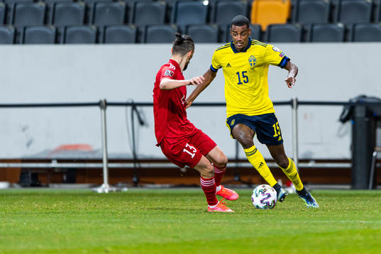 Grigol Chabradze of Georgia and Alexander Isak of Sweden