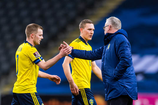 Sebastian Larsson and Janne Andersson, head coach of Sweden