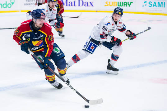 Djurgårdens Manuel Ågren och Linköpings Tyler Morley