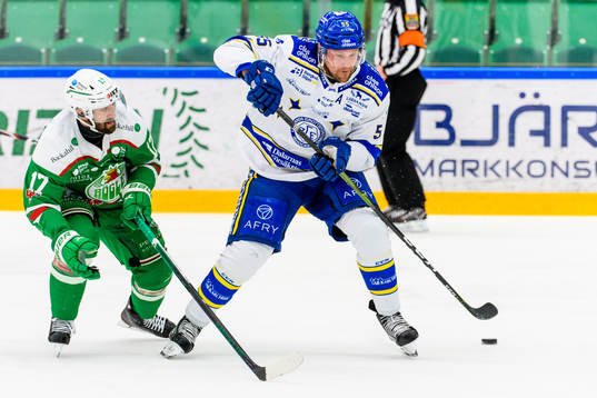 Rögles Taylor Matson jagar Leksands Jonas Ahnelöv