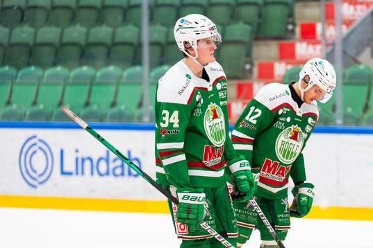 Rögles Adam Edström och Brady Ferguson deppar