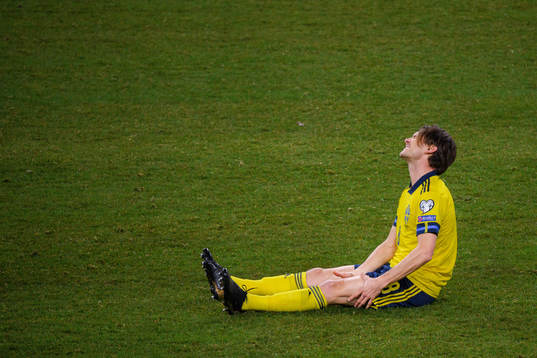 Albin Ekdal of Sweden in pain