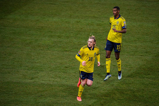 Emil Forsberg and Alexander Isak of Sweden