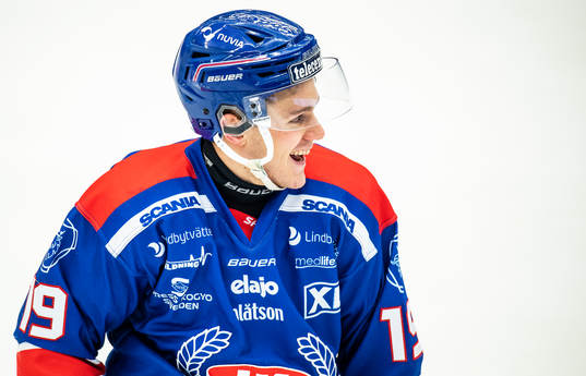 Oskarshamns Tyler Kelleher jublar