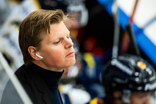 s assisterande tränare Patrik Andersson