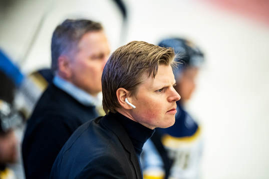 s assisterande tränare Patrik Andersson