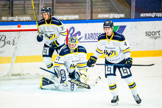 s Max Wennlund, målvakt Jonas Gunnarsson och Emil Andrae