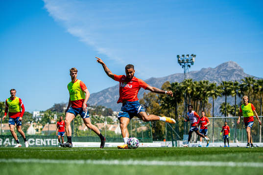 Kristoffer Ajer and Joshua King of the Norwegian national