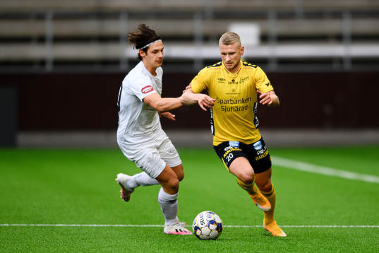 Elfsborgs Simon Strand och Örgrytes Kevin Ackermann
