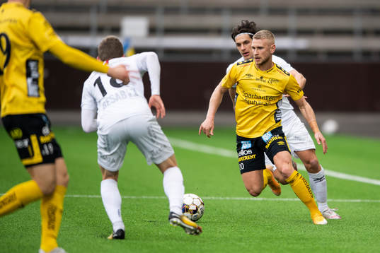 Elfsborgs Simon Strand och Örgrytes Kevin Ackermann