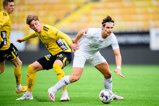 Elfsborgs Noah Söderberg och Örgrytes Kevin Ackermann
