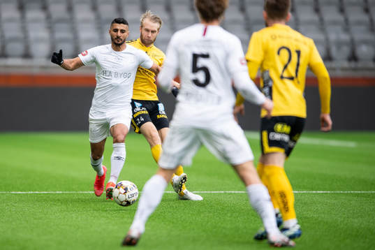 Örgrytes Ailton Jose Almeida och Elfsborgs Johan Larsson
